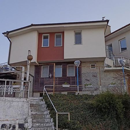 Nikolovi Home Apartments Pomorie Luaran gambar