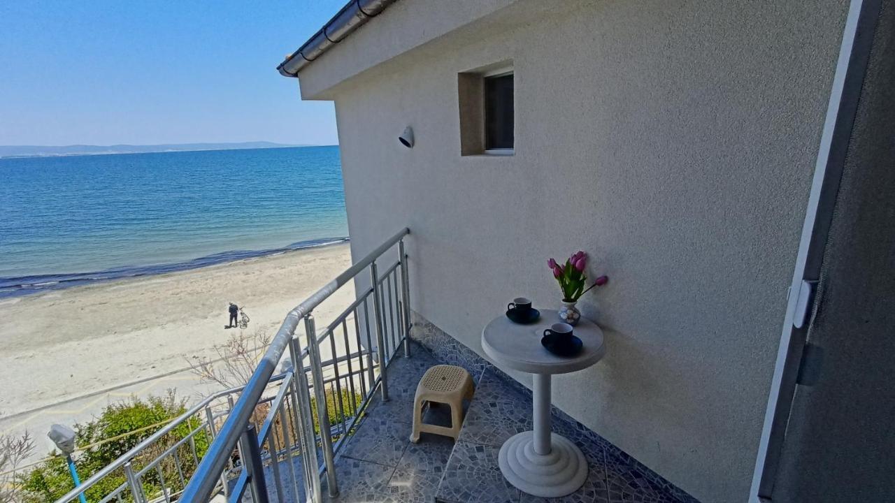 Nikolovi Home Apartments Pomorie Luaran gambar