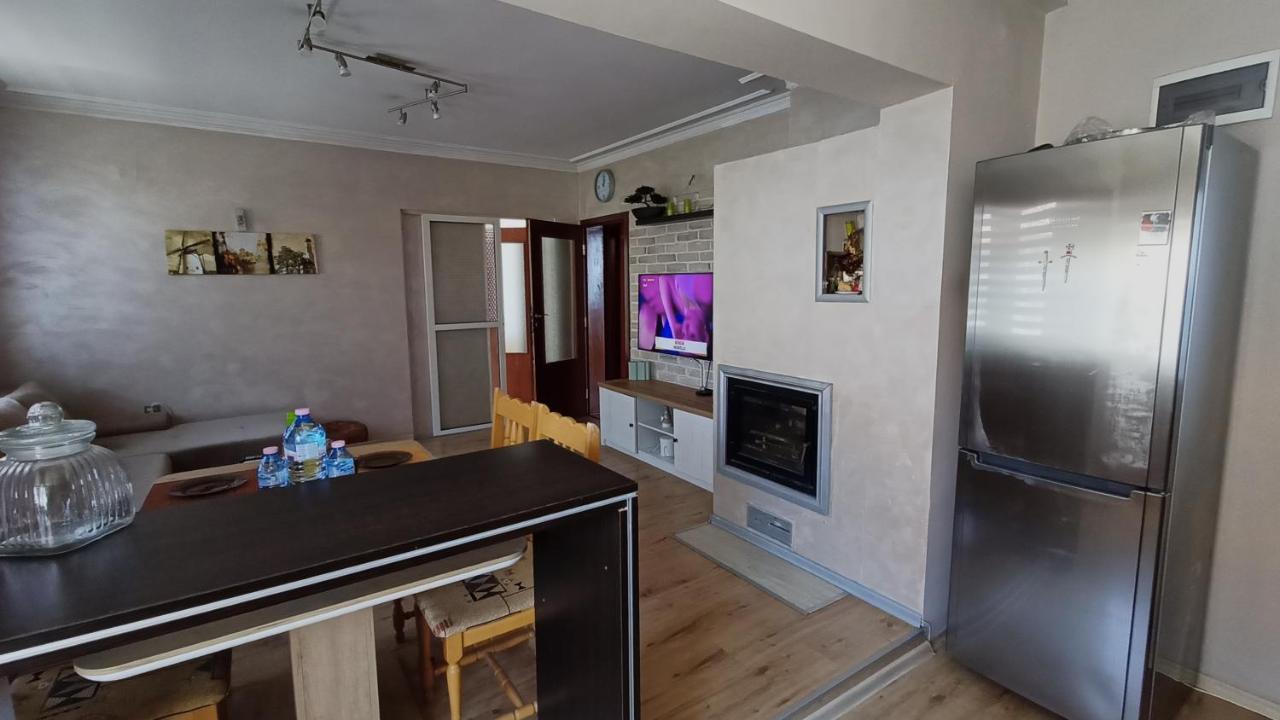 Nikolovi Home Apartments Pomorie Luaran gambar