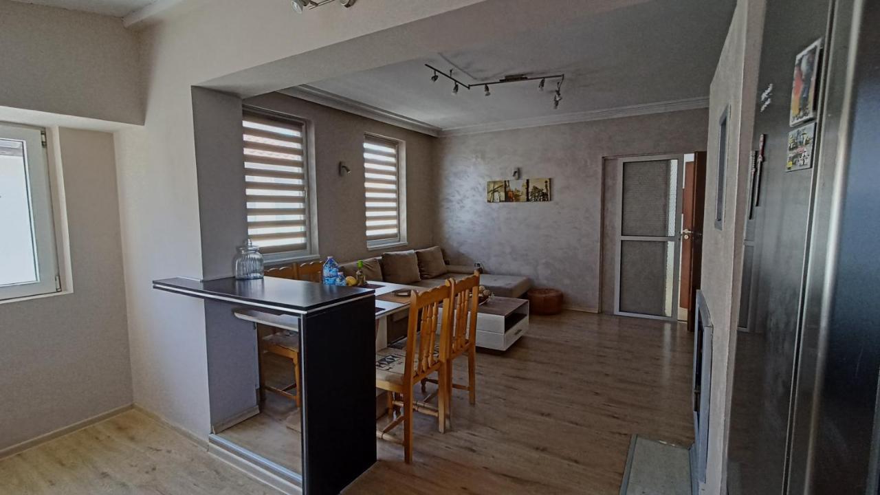 Nikolovi Home Apartments Pomorie Luaran gambar