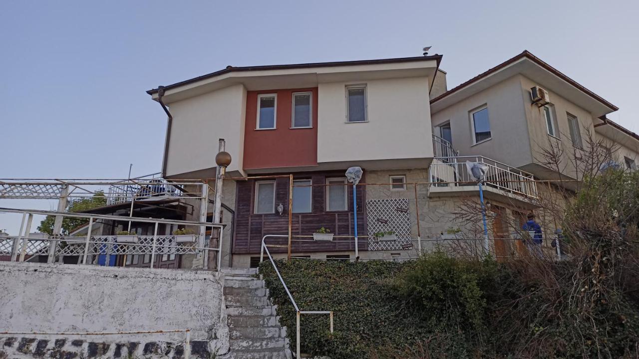 Nikolovi Home Apartments Pomorie Luaran gambar